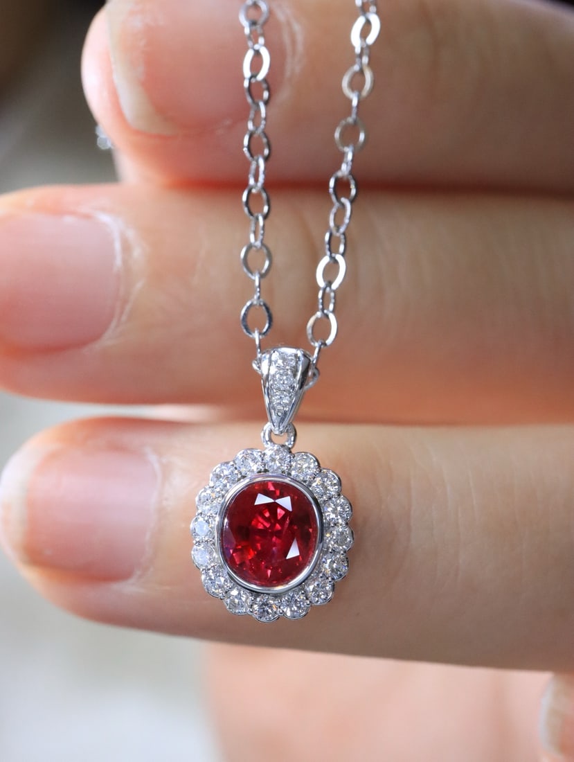 18K Gold Pigeon's Blood Red Ruby Pendant - 2