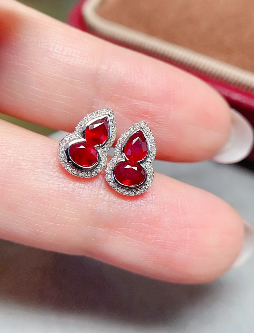 18K Gold Pigeon's Blood Red Ruby Earrings - 2