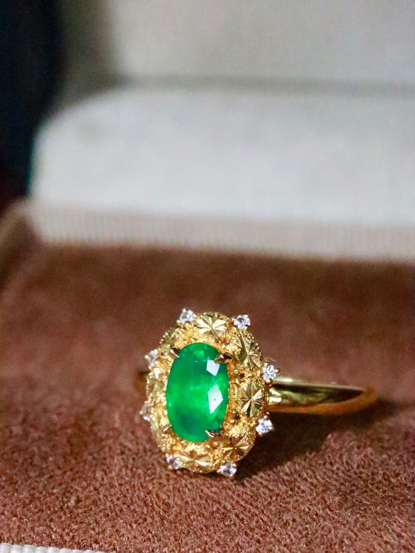 18K Gold Natural Emerald Ring - 2