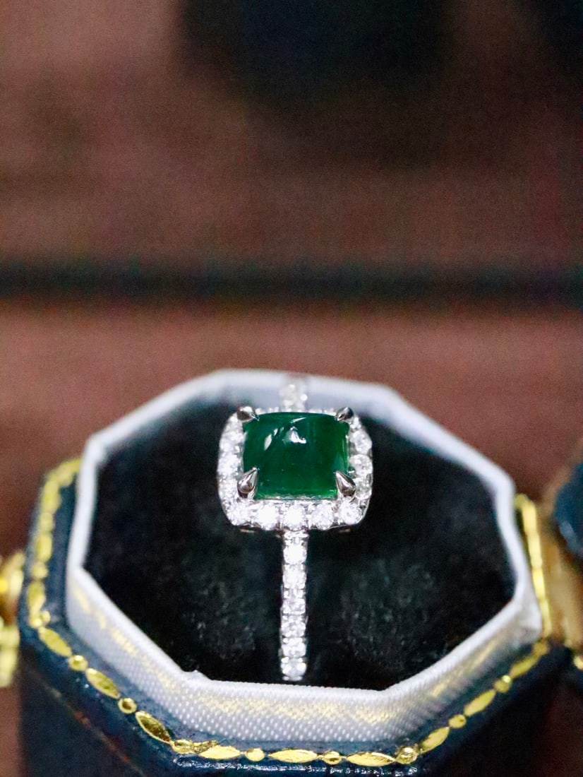 18K Gold Natural Emerald Ring - 4