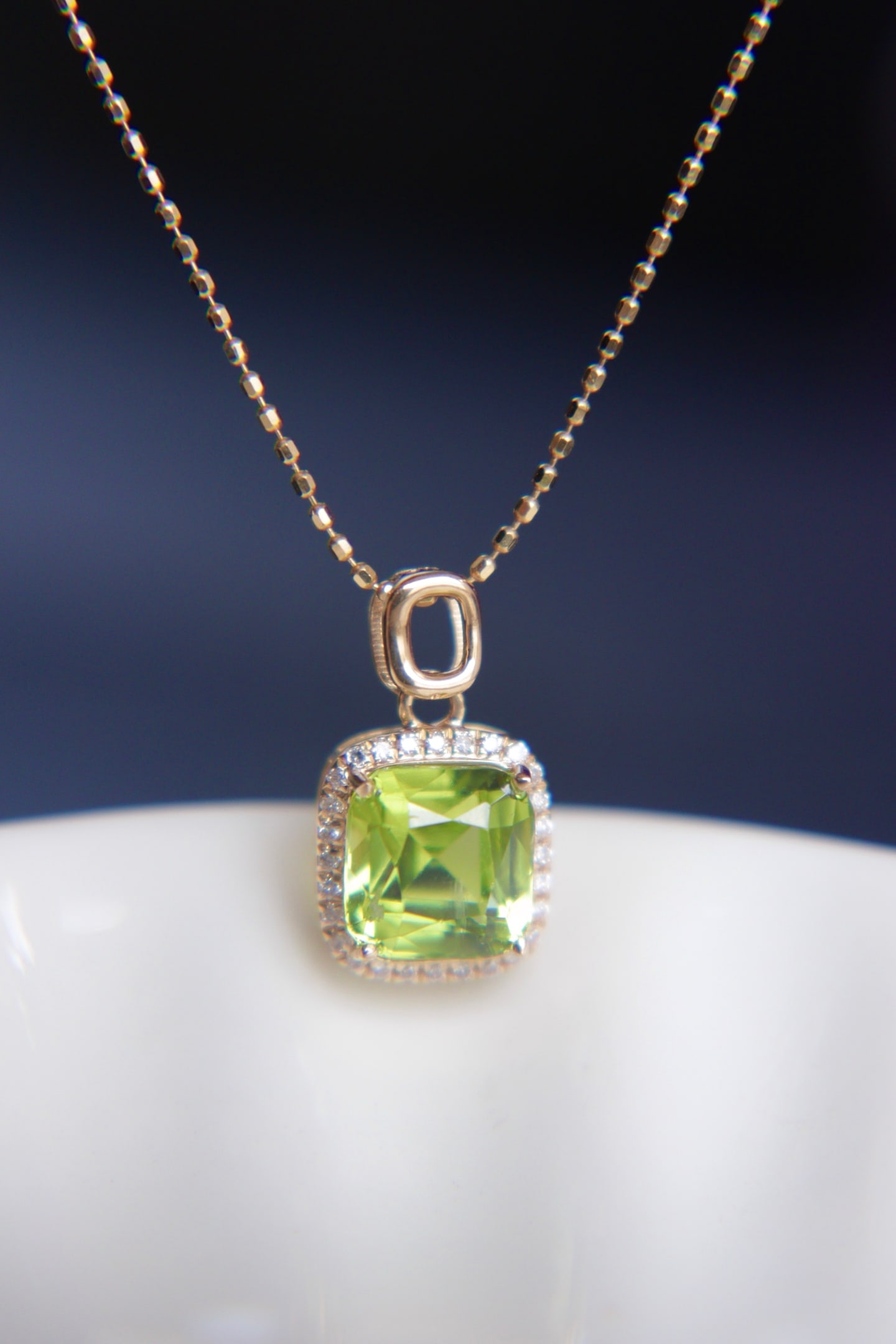 18K Gold Natural Peridot Pendant - 3