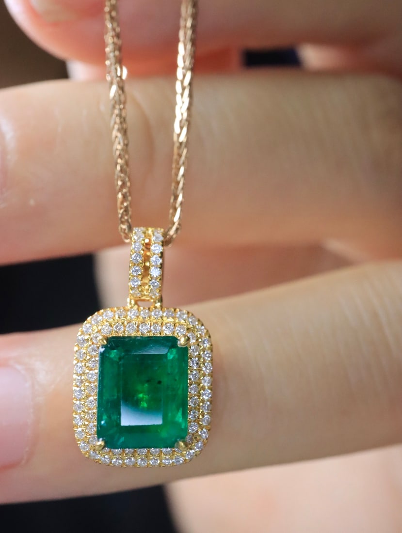 18K Gold Vivid Green Emerald Pendant - 2