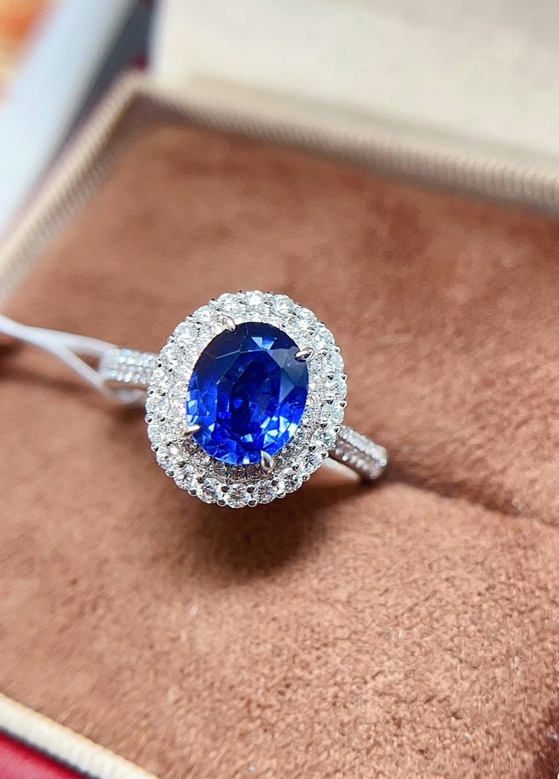 18K Gold Royal Blue Sapphire Ring - 2