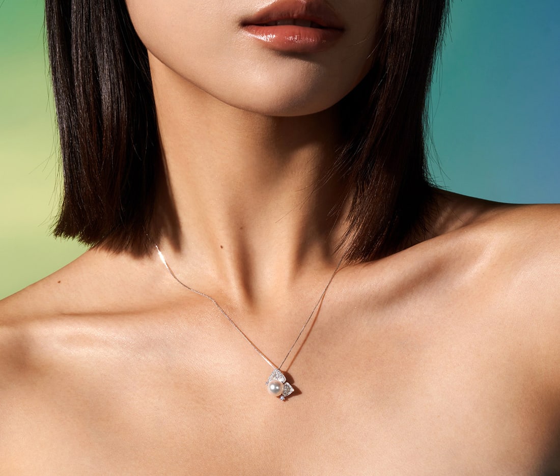 18K Gold Seawater Pearl and Diamond Pendant - 3