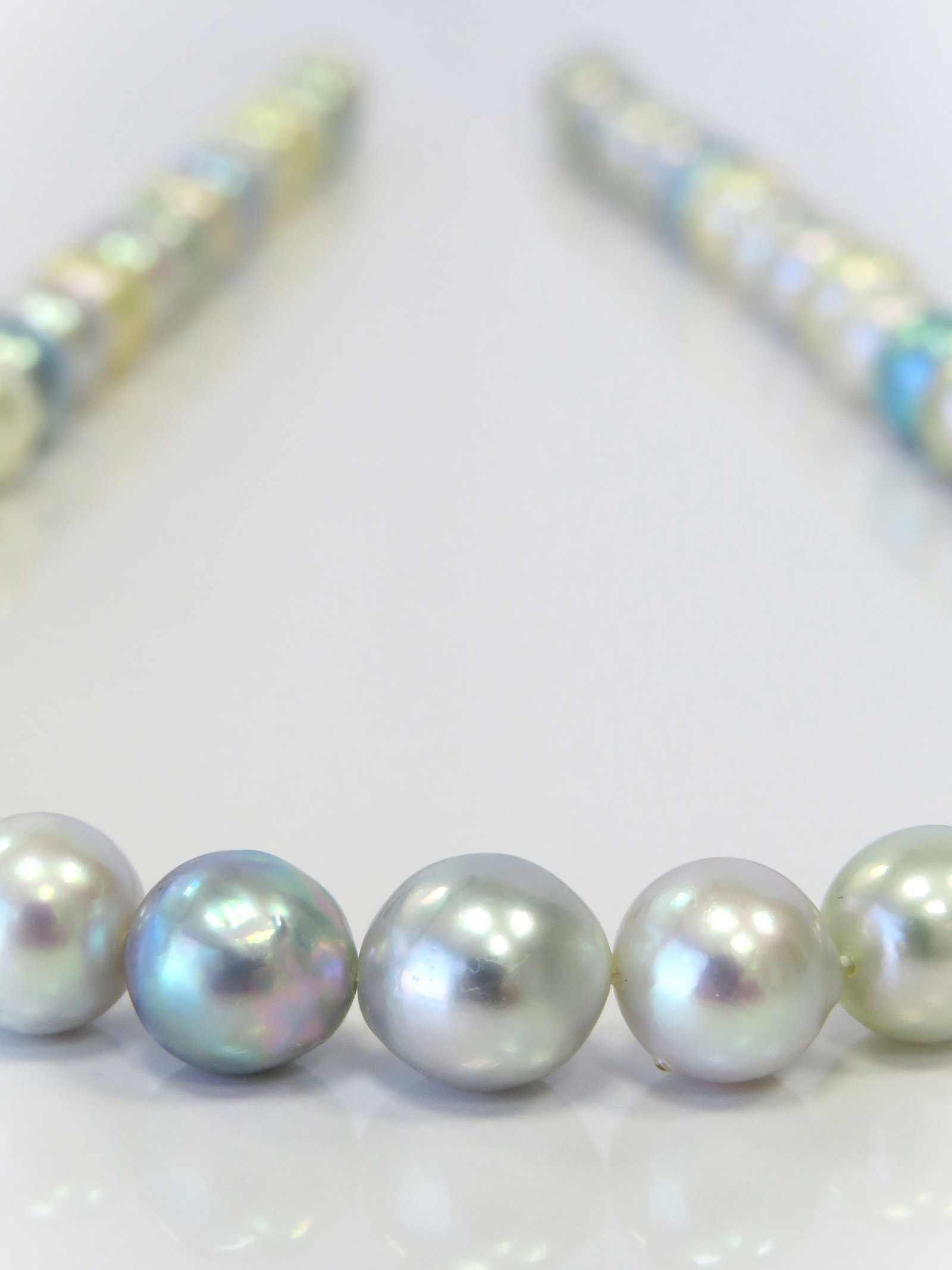 8-9mm Round/Near-Round Multi-Color Blue/White/Golden Akoya Pearl Necklace Strand - 4