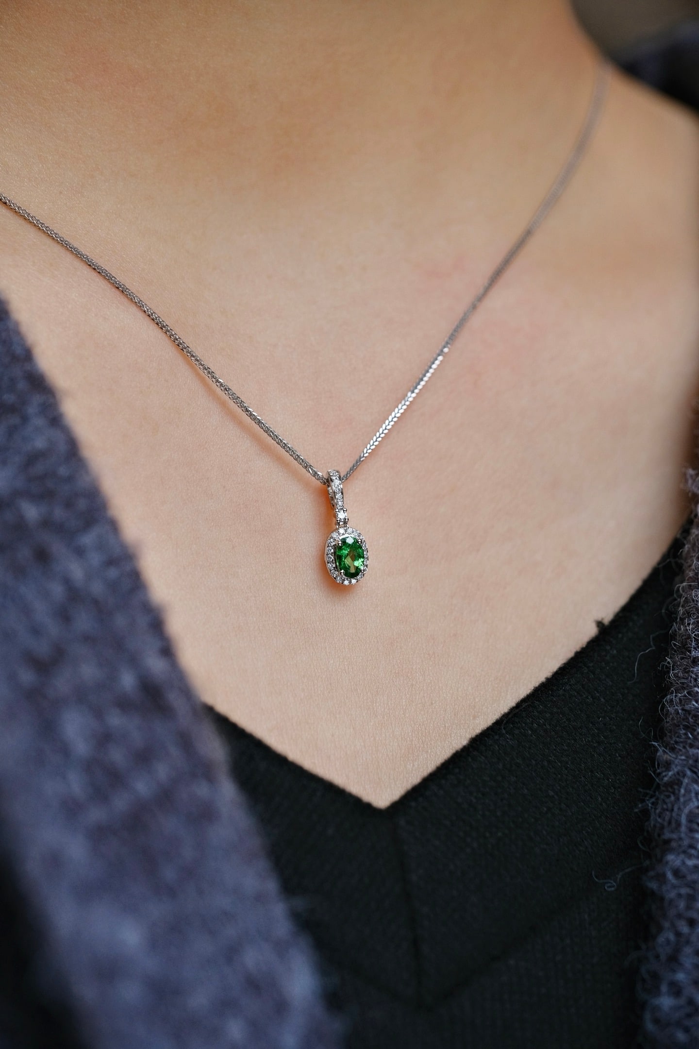 18K Gold Natural Vivid Green Tsavorite Pendant - 2