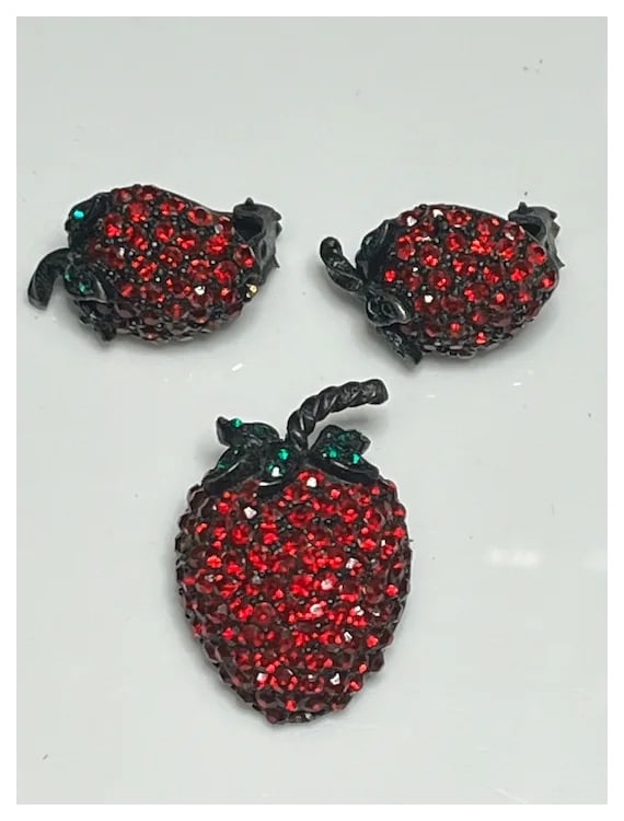 Vintage Weiss Strawberry Brooch and Clip Earring Set - 2