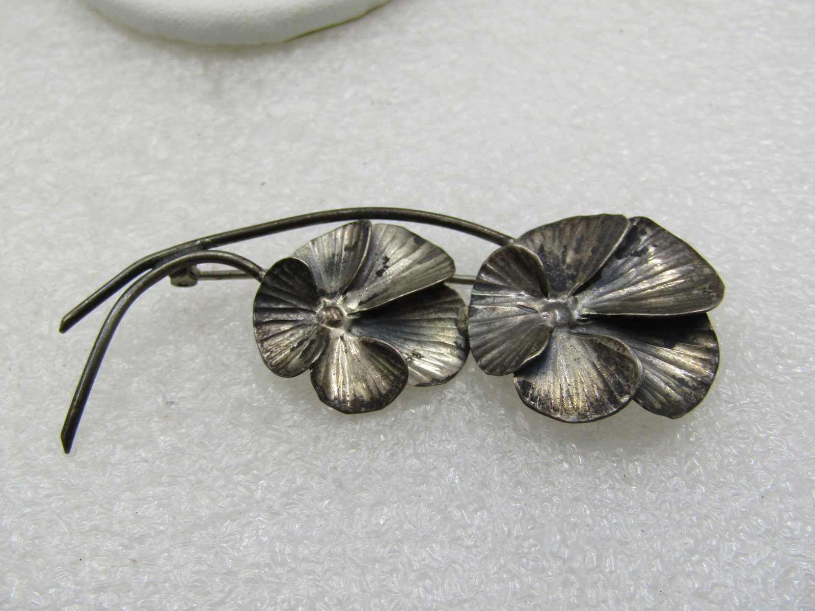 Vintage Sterling Pansy Brooch sigined Stuart Nye, 2.25" - 5