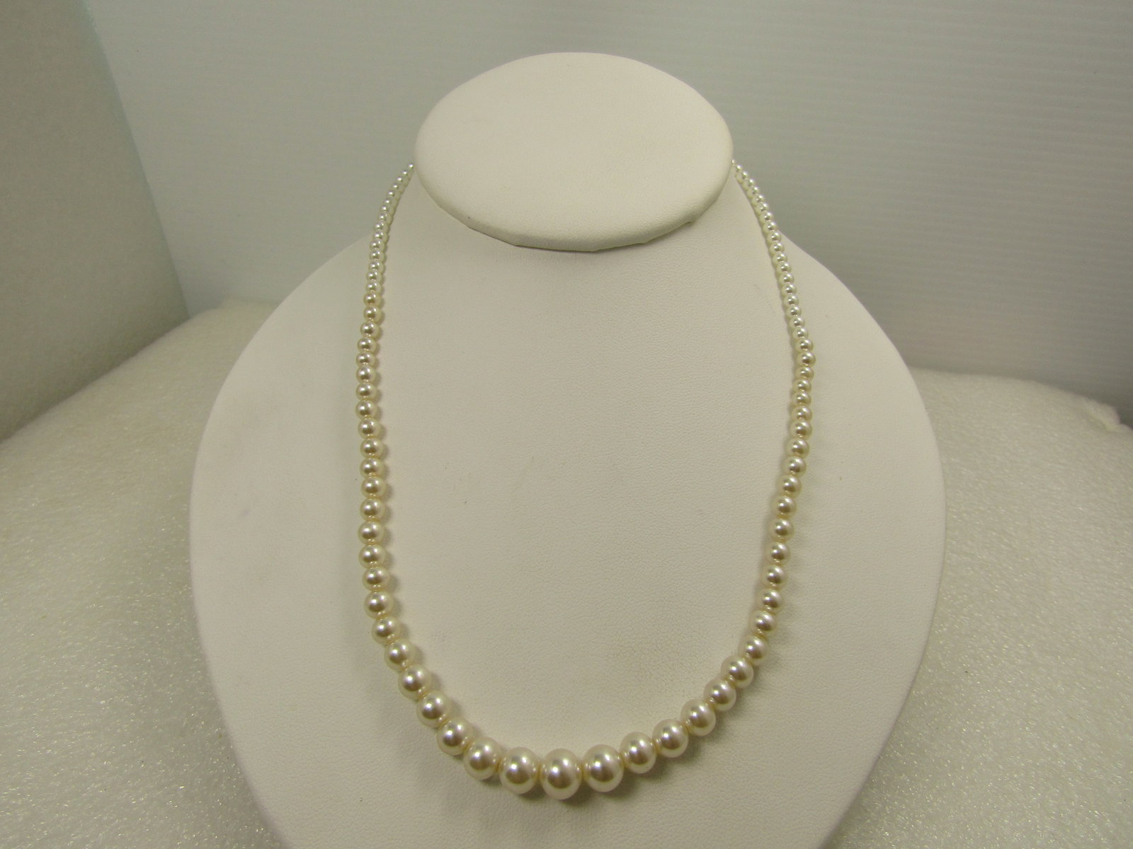 Vintage Graduated Pearl Necklace, Sterling Filigree Box Clasp, 18" Signed G, 1970's-1980's . (1 of 6)