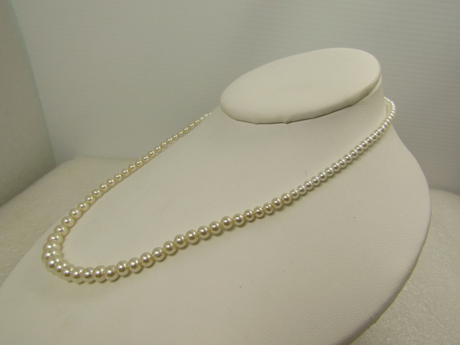 Vintage Graduated Pearl Necklace, Sterling Filigree Box Clasp, 18" Signed G, 1970's-1980's . - 2