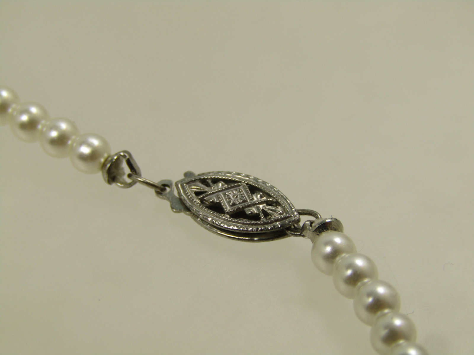 Vintage Graduated Pearl Necklace, Sterling Filigree Box Clasp, 18" Signed G, 1970's-1980's . - 4