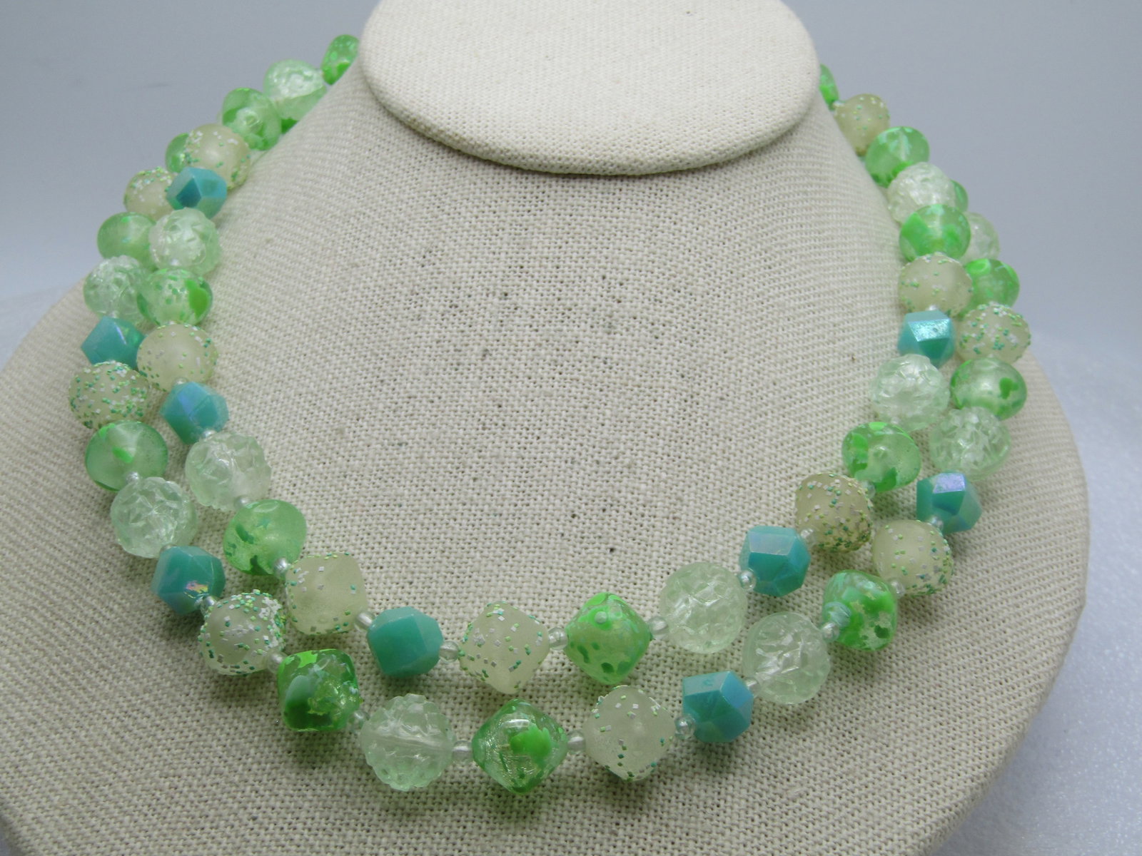 Vintage Green/White Lucite Double Strand Necklace, Hong Kong, 1950's-1960's - 4