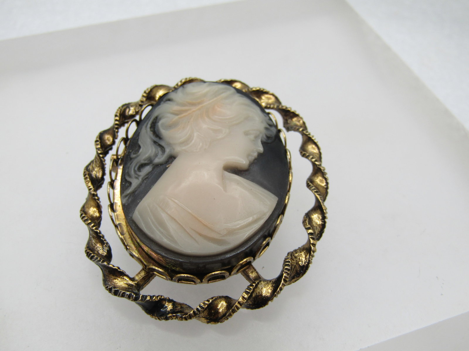 Vintage Cameo Brooch, Black & White , 1960's - 5