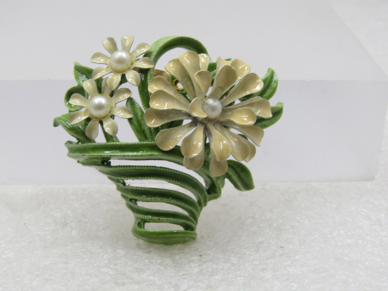 Vintage Enameled Flower Basket & Flowers Brooch, 1940's-1960's - 3