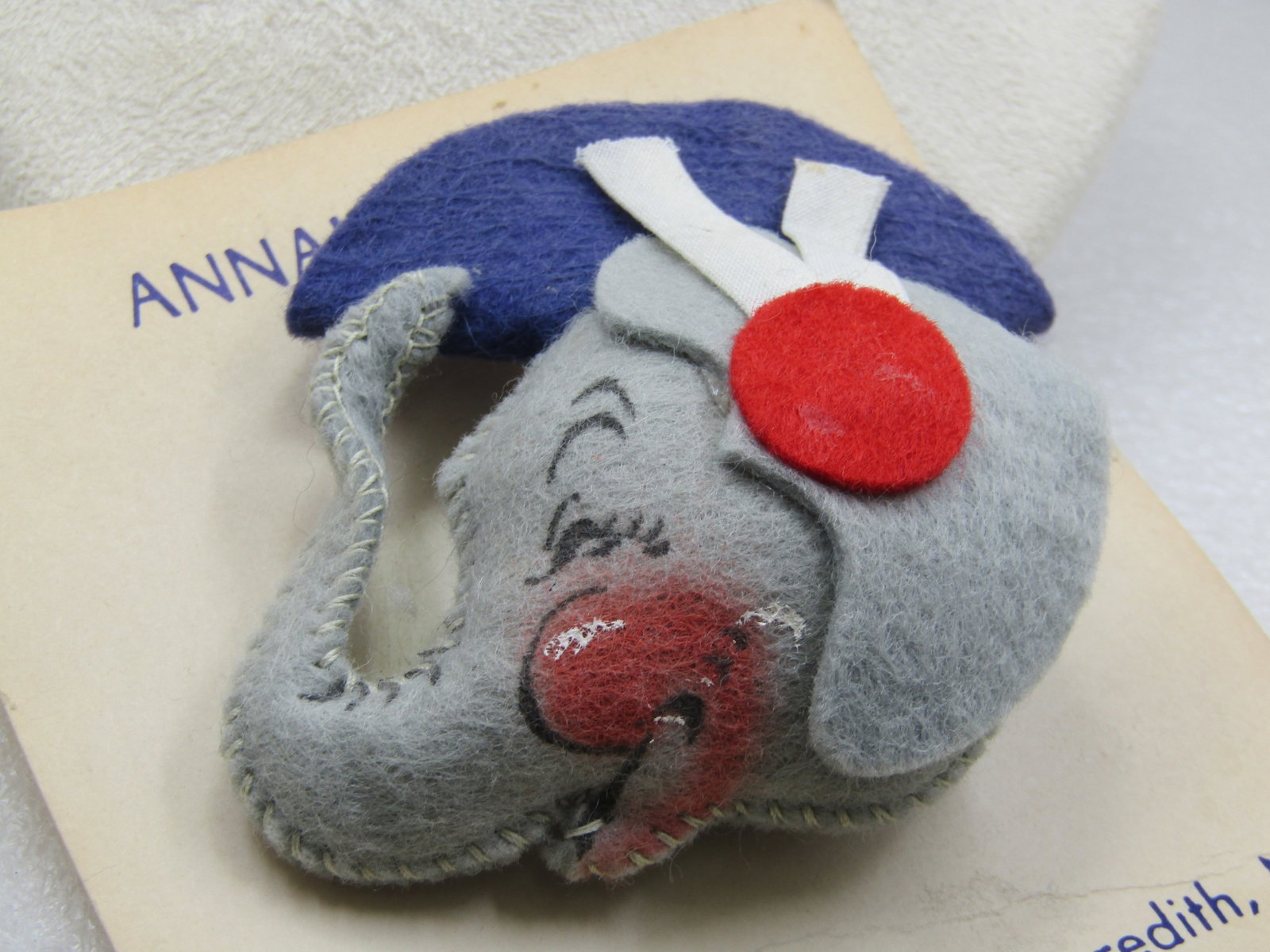 Felt Elephant Brooch Annalee Pin-On, Vintage New on Card, Mint - 4