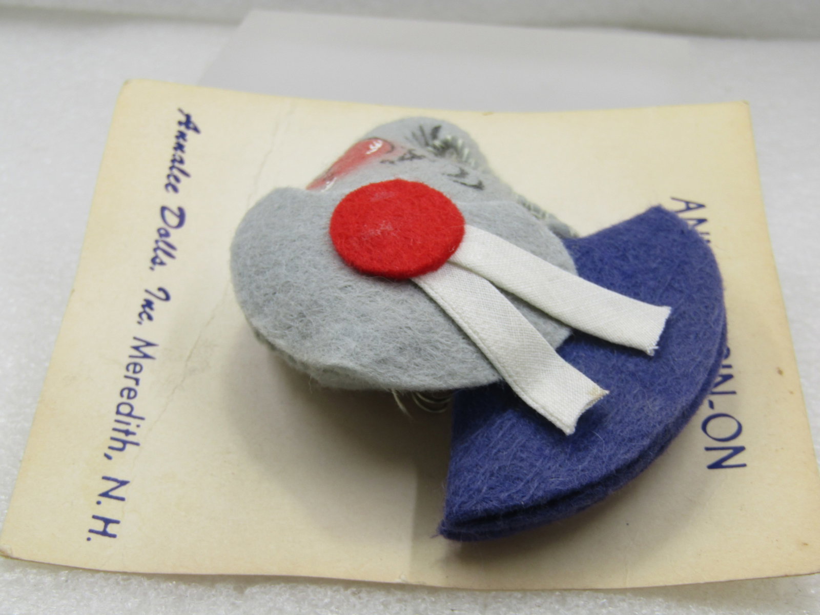 Felt Elephant Brooch Annalee Pin-On, Vintage New on Card, Mint - 5
