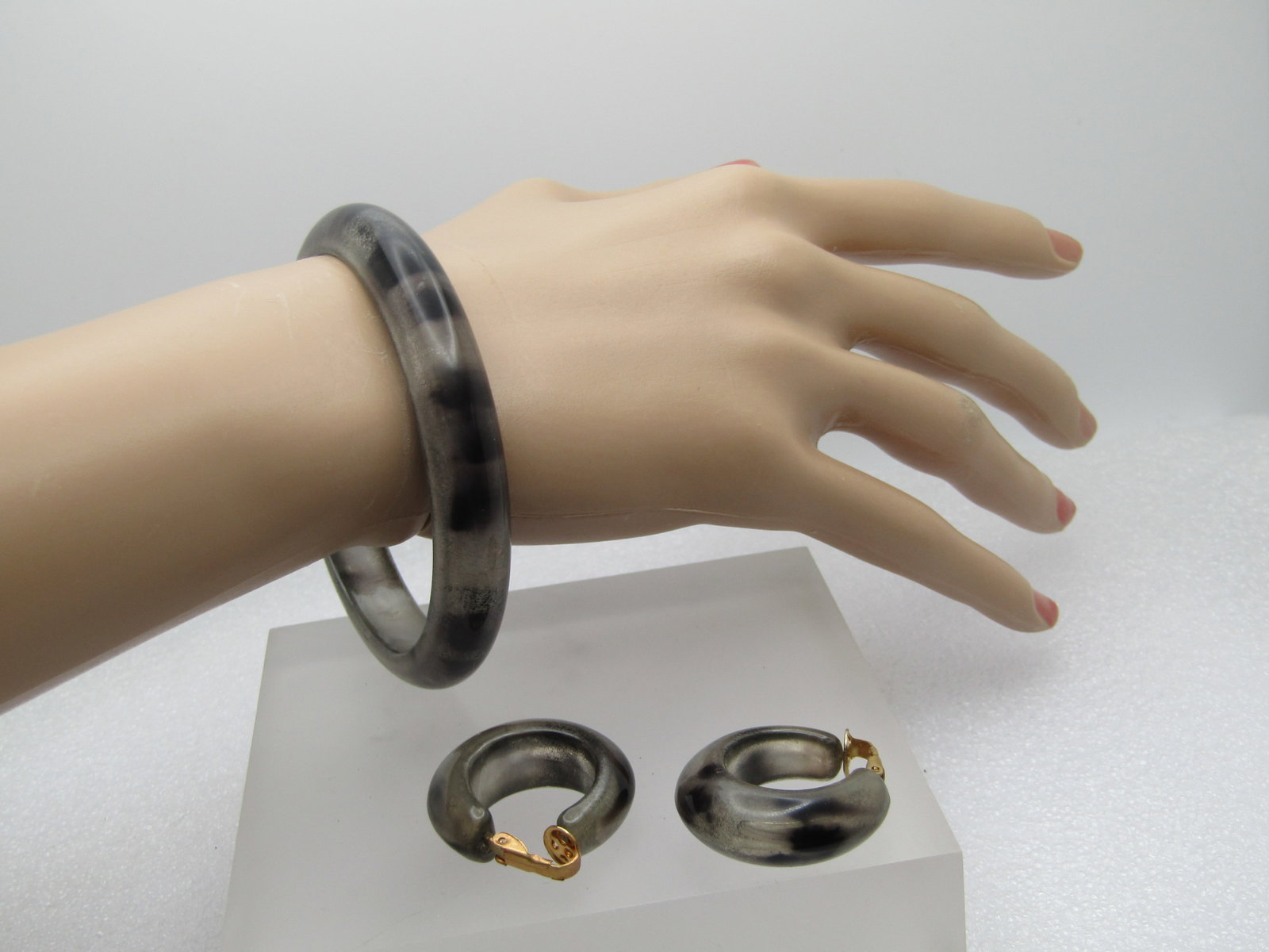 Vintage Clear & Black Bangle Bracelet & Clip Earrings, 1960's-1980's - 5