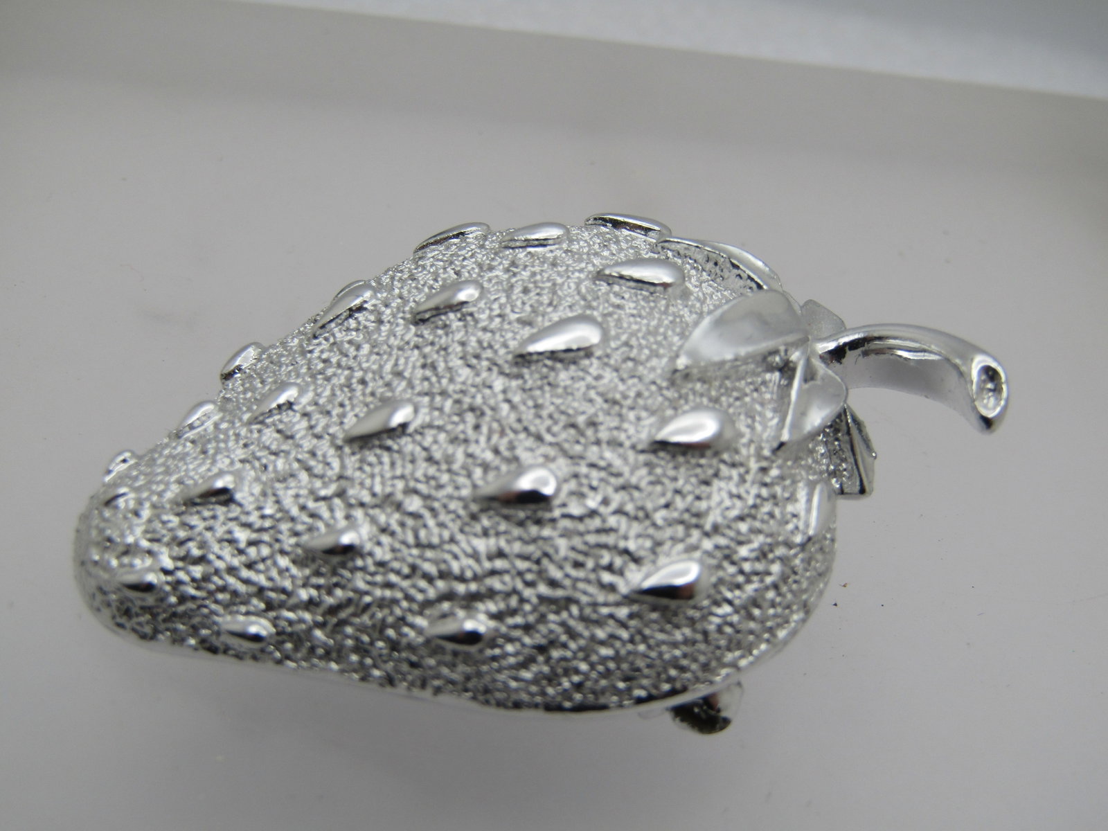 Vintage Strawberry Brooch, Sarah Coventry, 1960's-1970's - 2