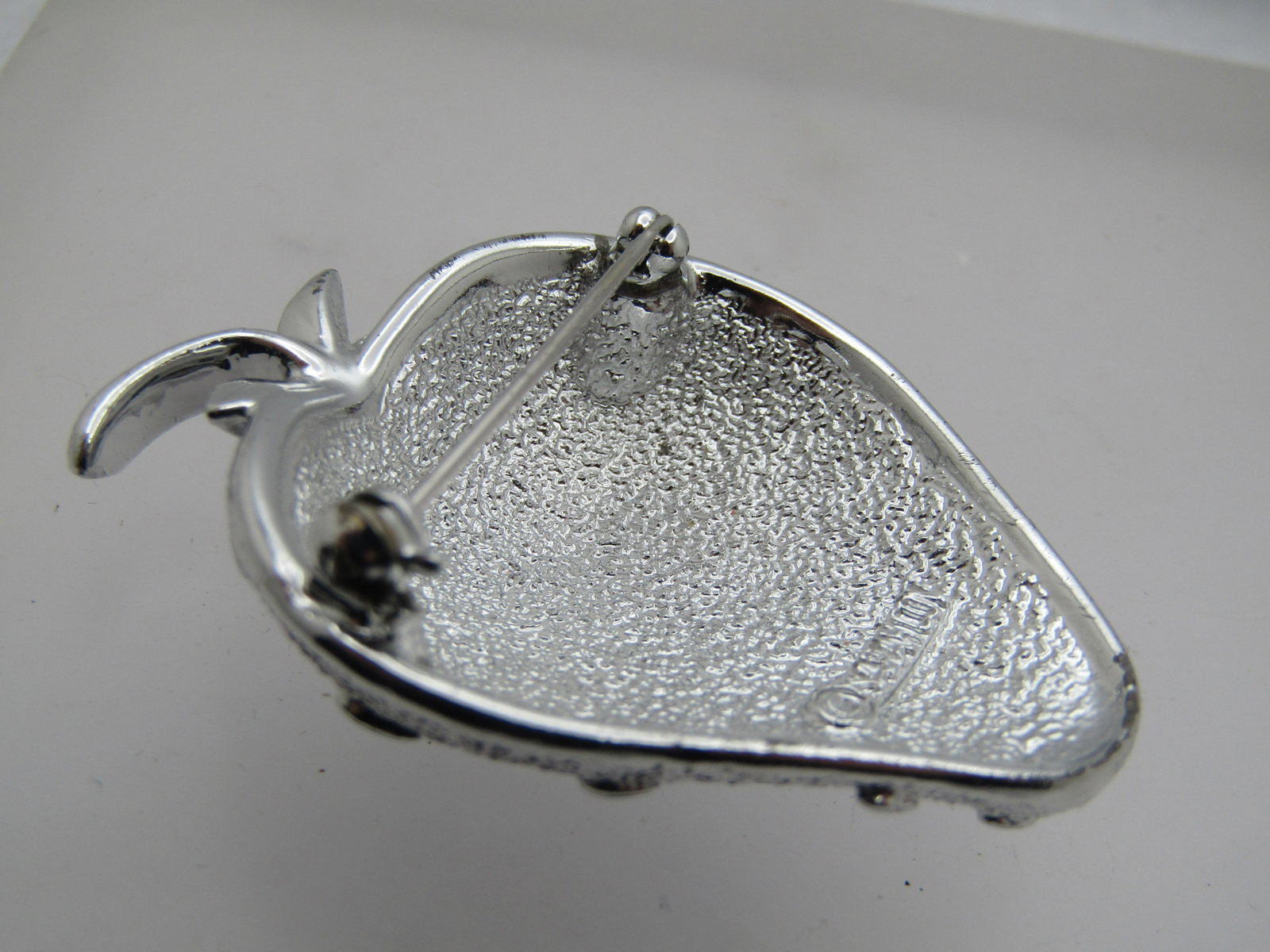 Vintage Strawberry Brooch, Sarah Coventry, 1960's-1970's - 4