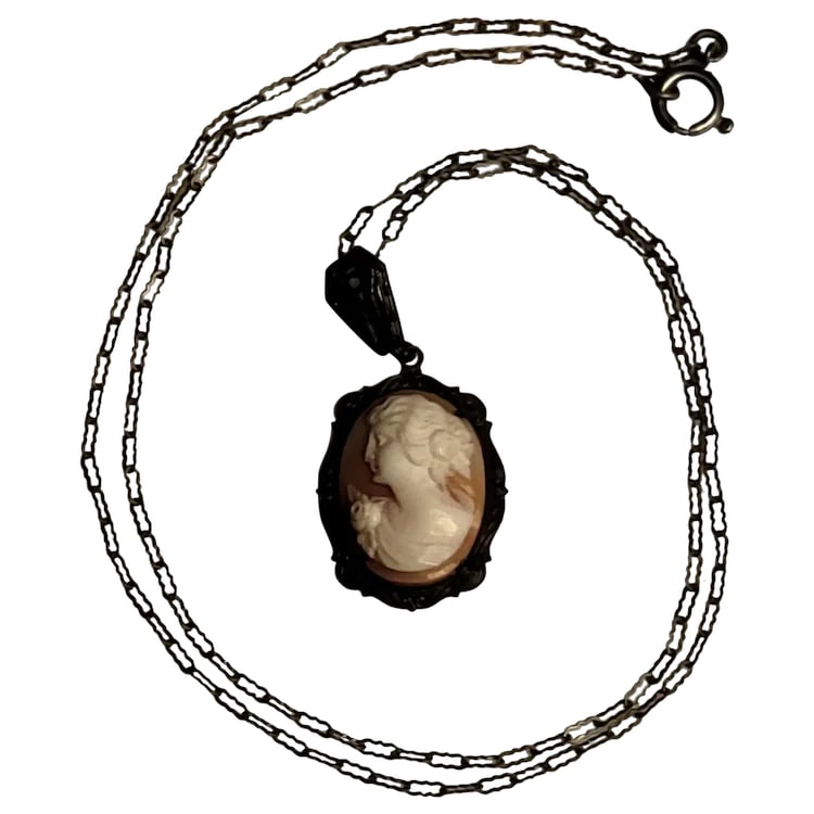 Vintage Sterling Silver Cameo Necklace with Chain (1 of 5)