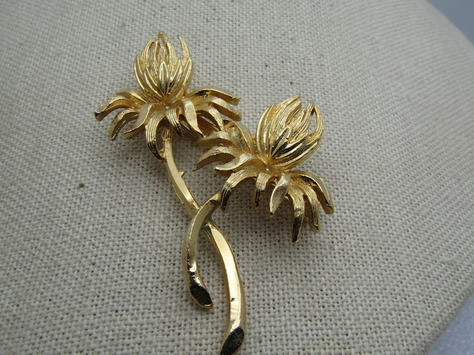 Vintage Double Thistle Brooch, Gold Tone, 1960's-1970's 3" - 2