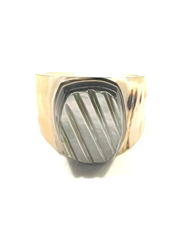 Vintage Shell /Mother of Pearl Signet Style Ring - 3