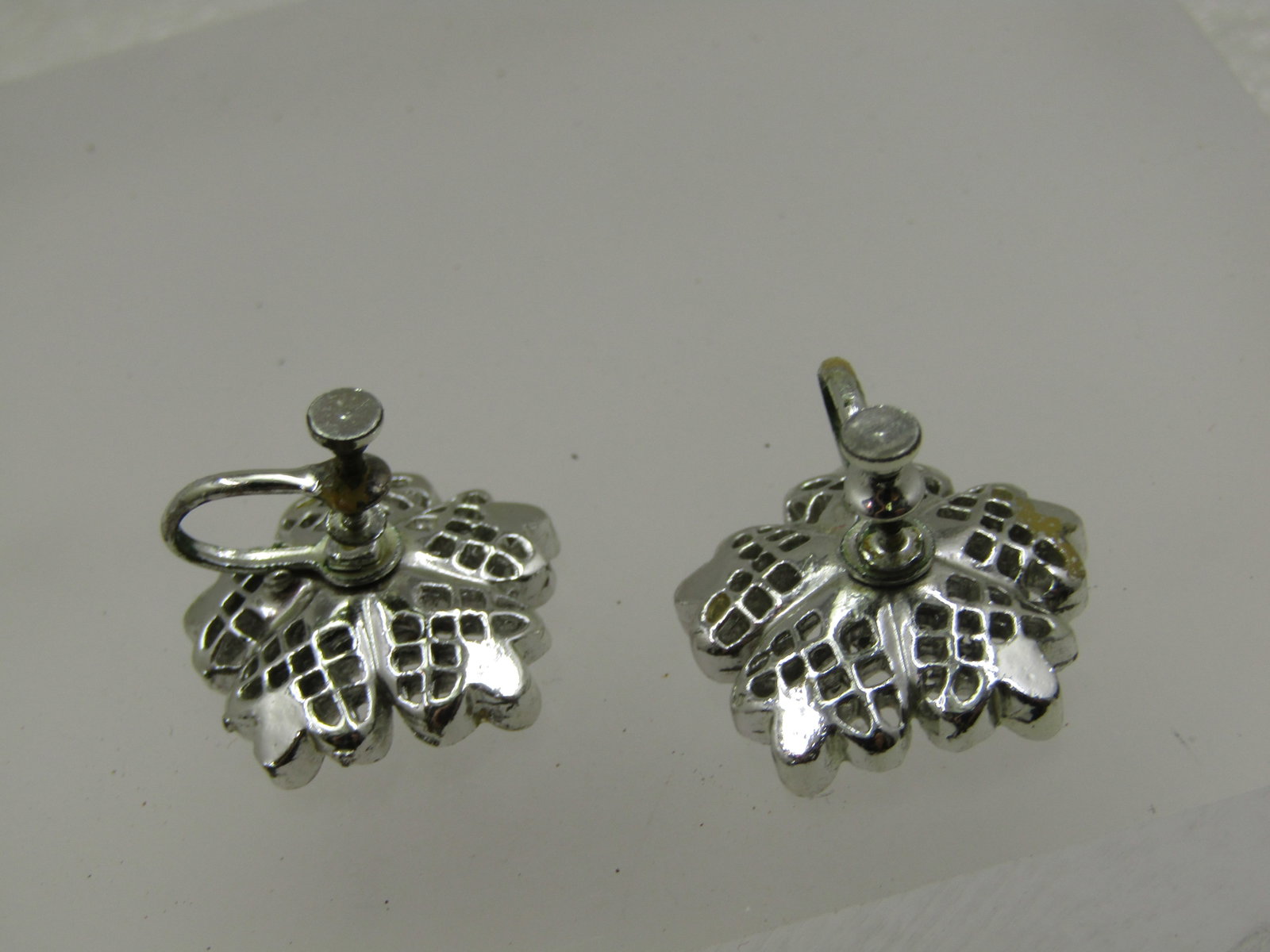 Vintage Blue Rhinestone Filigree Earrings, Screwback Silver Tone, 1950's-1960's - 3