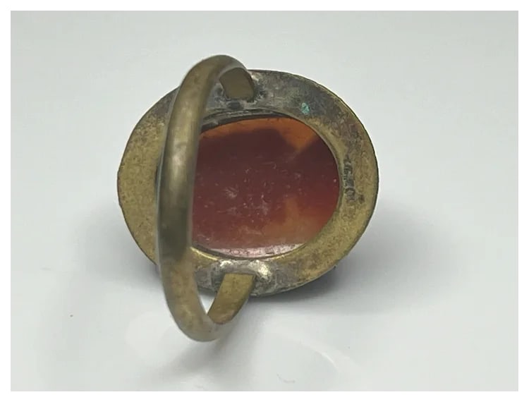 Vintage Carved Shell Cameo Ring - 4