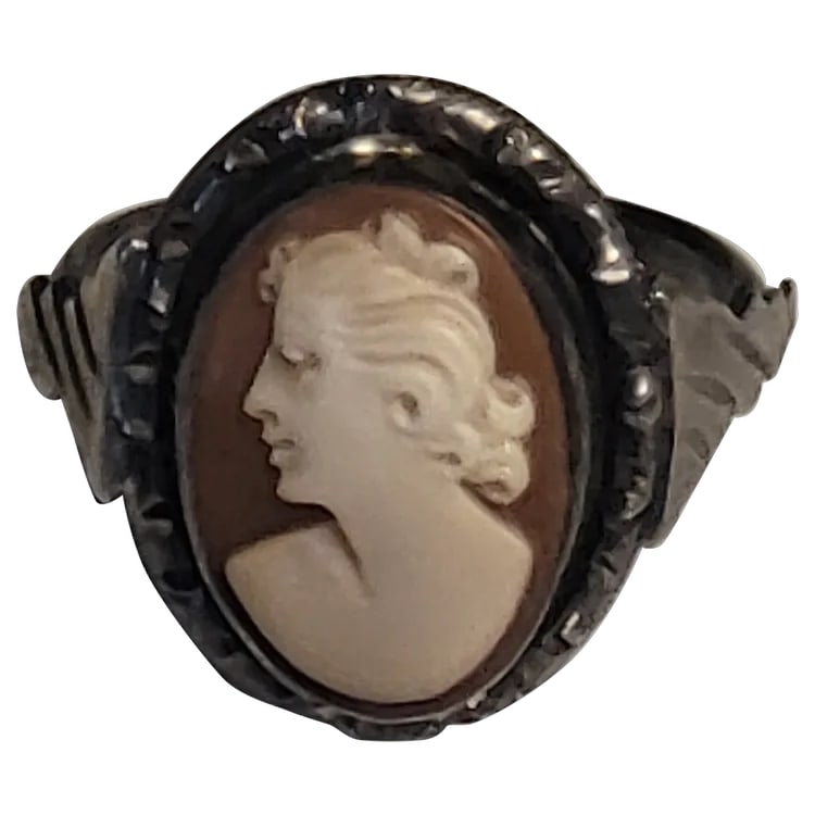 Vintage Silver Cameo ring (1 of 4)