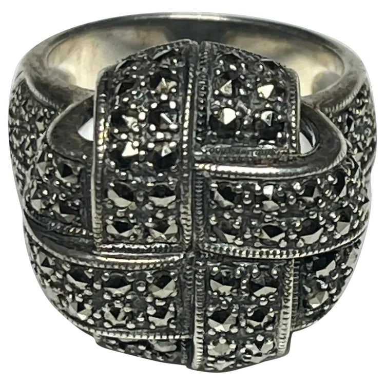 Vintage Sterling Silver and Marcasite Woven Ring (1 of 10)