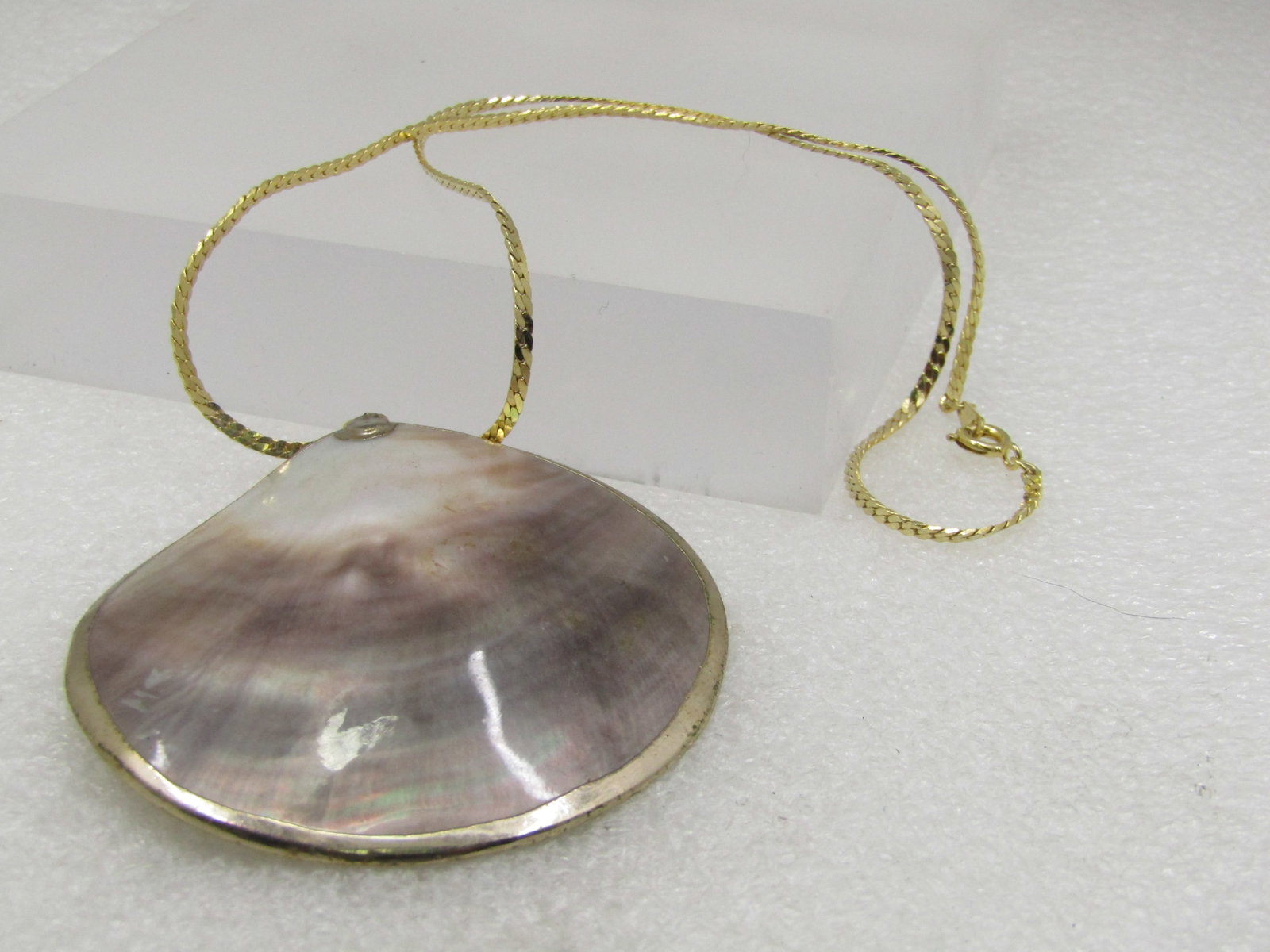 Vintage Large Shell Necklace 16" Herringbone Chain - 6