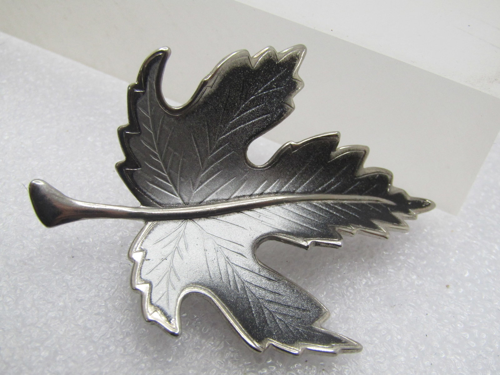 Vintage Silver to Black Leaf Brooch, Maple, 1960's-1970's - 4