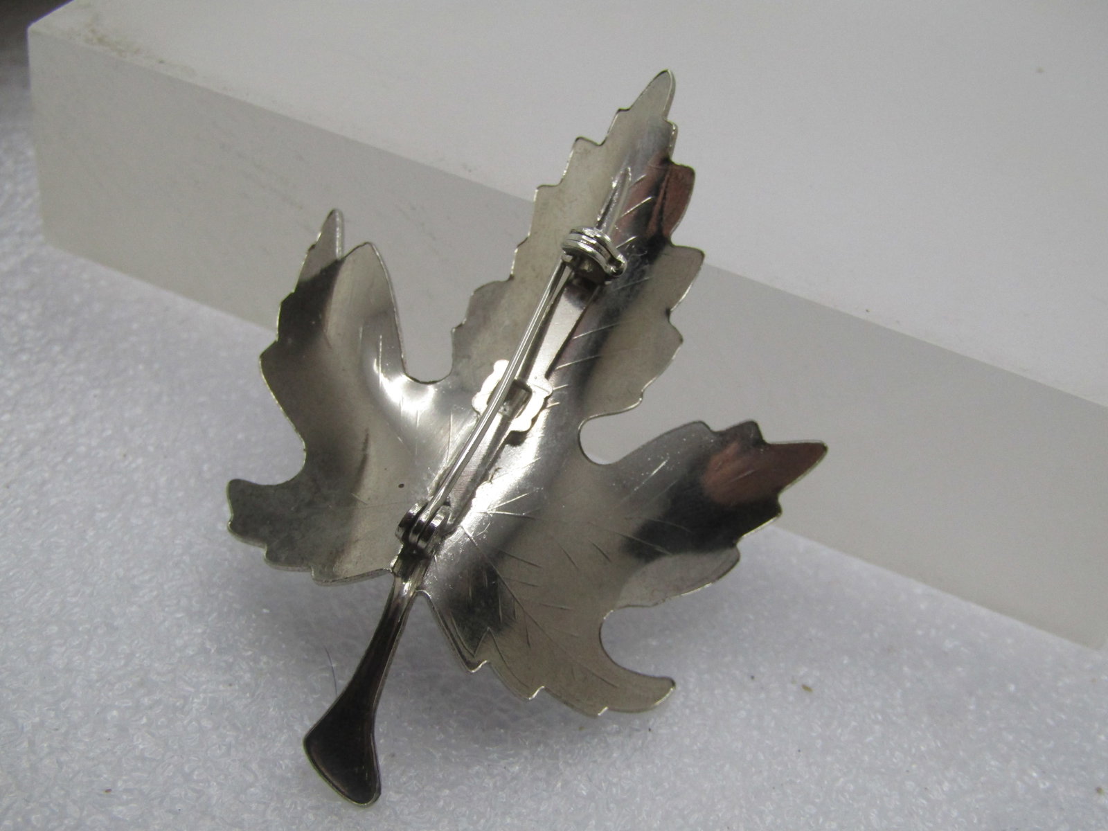 Vintage Silver to Black Leaf Brooch, Maple, 1960's-1970's - 5