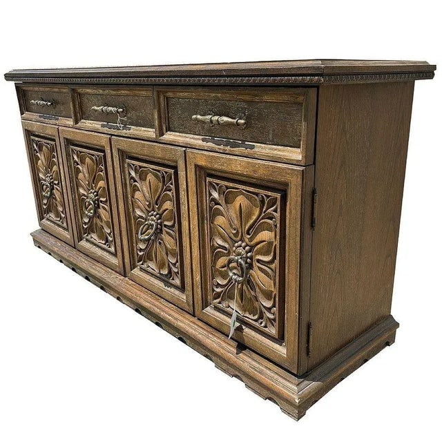 1970s Mid Century Mediterranean Revival Carved Oakwood Buffet Cabinet - 3