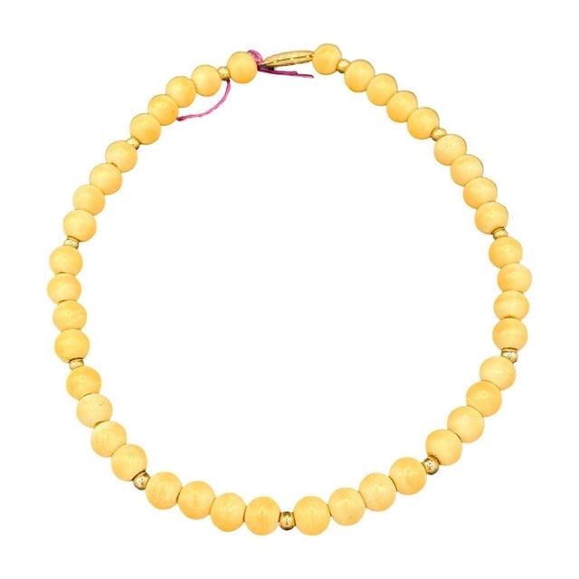 1950s Mid-Century Coastal Sponge Coral & Gold Plate Bead Necklace W/ Fishhook Clasp - 2