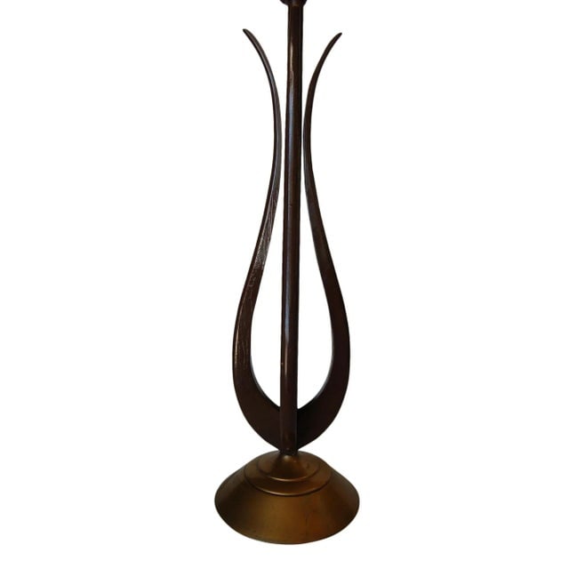 1960s Modernist Harp Shaped Sculptural Walnut and Brass Tone Table Lamp, Pair - 3