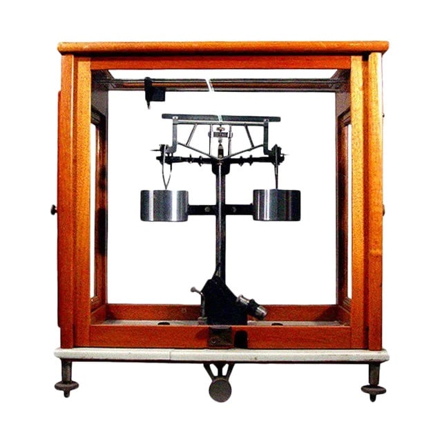 1960 Double-Deck Precision Analytical Balance by Galileo Sartorius in Glass Case (1 of 7)