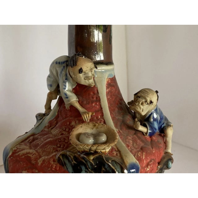 Late 19th Century Inoue Ryosai II Japanese Sumida Ware Vase With Two Men on Rocky Ledge - 4