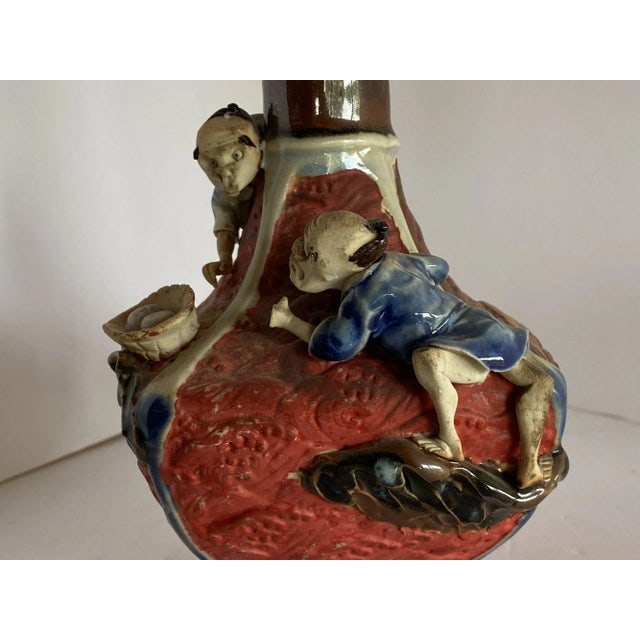 Late 19th Century Inoue Ryosai II Japanese Sumida Ware Vase With Two Men on Rocky Ledge - 5