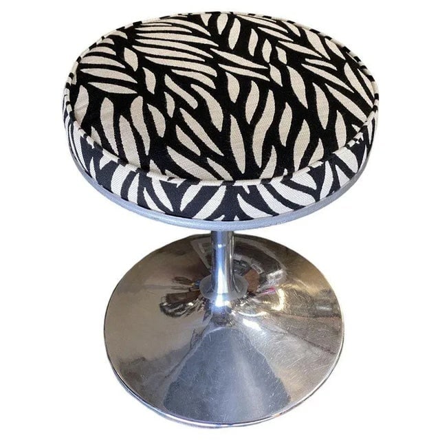 1960s "Tulip" Style Chrome Stool Attributed to Eero Saarinen With Nairobi Upholstery Seat - 3