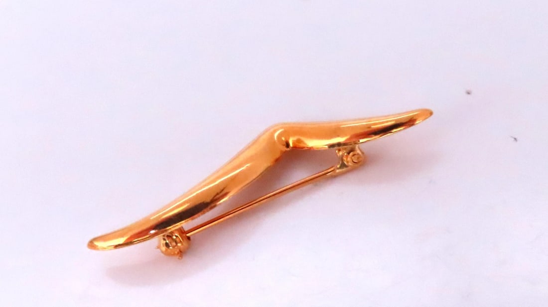 Emblem Iconic Pin 14kt gold 12365** - 3