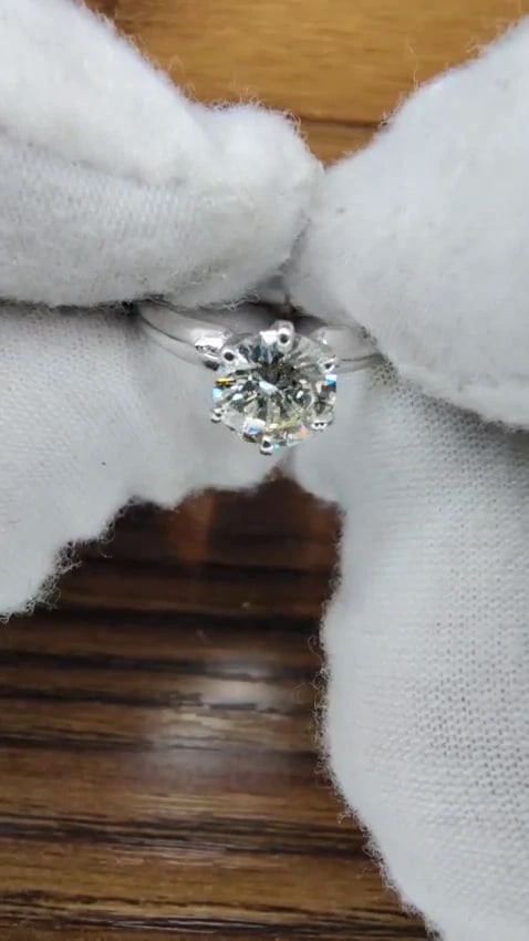 GIA Certified 1.01ct round cut diamond solitaire ring platinum classic N/Vs *v - 2