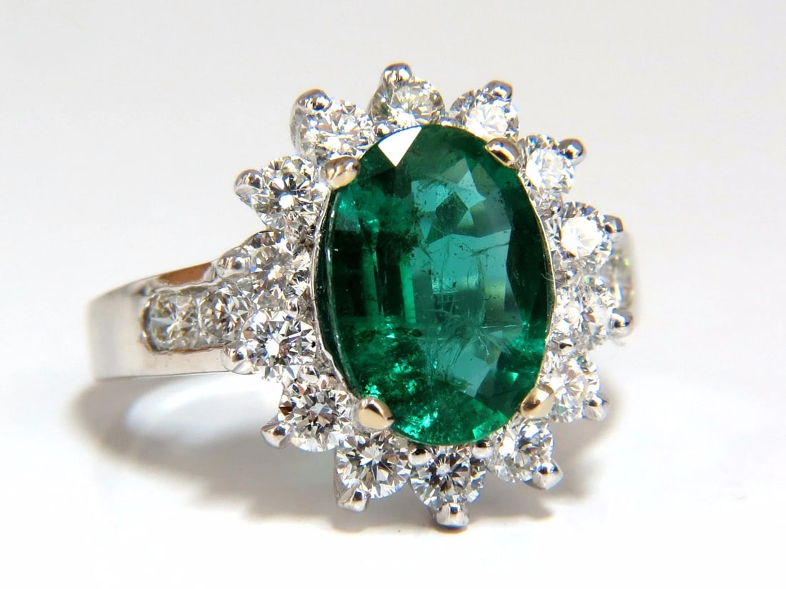 4.02ct Natural oval Emerald diamond cocktail halo ring 18kt *v - 3