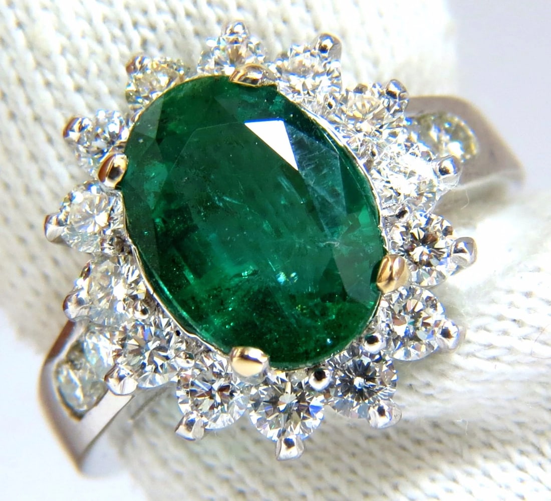 4.02ct Natural oval Emerald diamond cocktail halo ring 18kt *v - 8