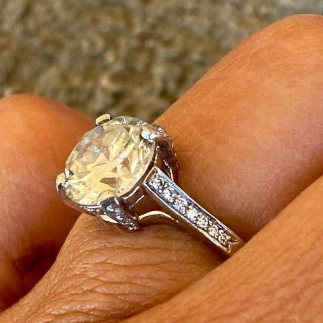 Vintage 1960’s 1.90 Carat Diamond Engagement Ring I-Color VS2 Clarity Platinum - 10