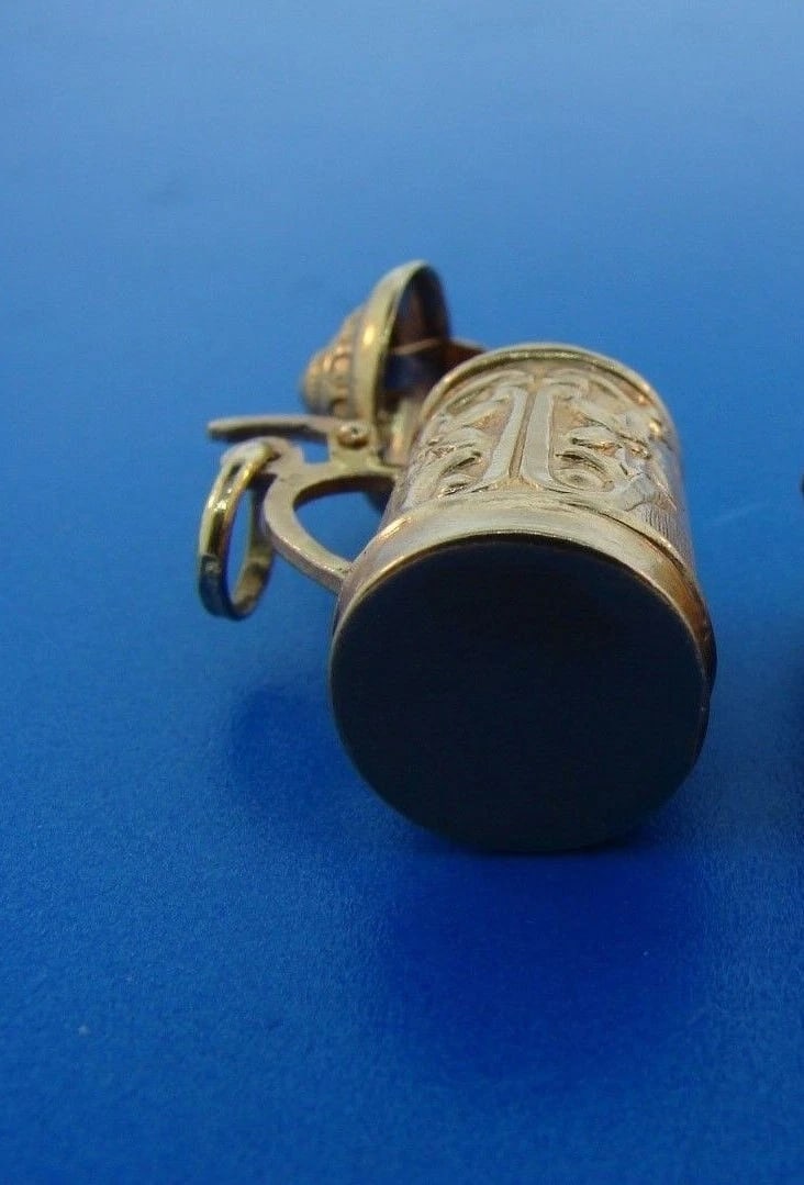 HOORAH Beer Stein 18k Yellow Gold Mechanical Charm - 3