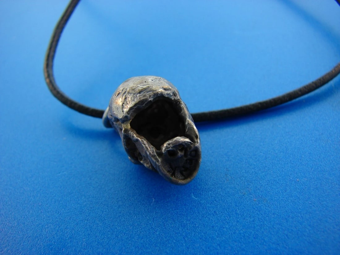 TRENDY Silver & Leather Skull Pendant Necklace - 3