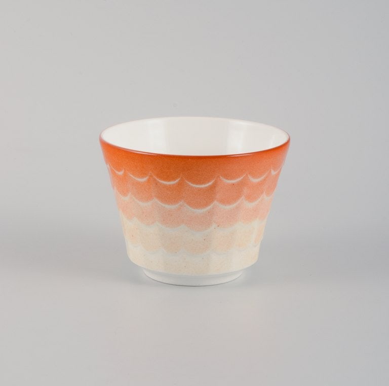 Wilhelm Kåge for Gustavsberg. Four flower pot covers in porcelain. Swedish design, 1960s. - 4