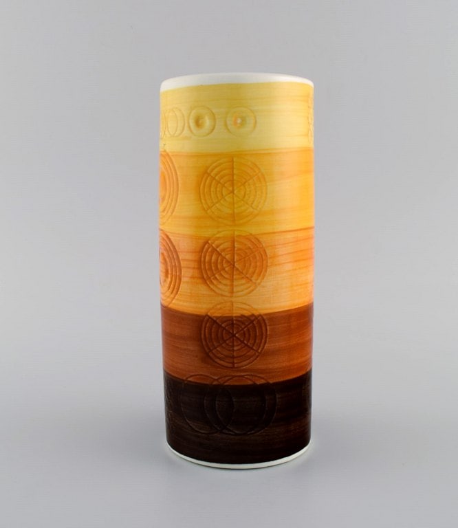 Olle Alberius for Rörstrand. Cylindrical Sarek vase in hand-painted and glazed ceramics with - 4