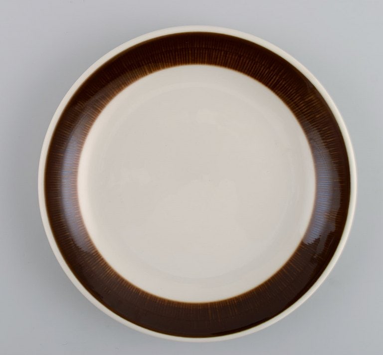 Hertha Bengtson (1917-1993) for Rörstrand. Twelve Koka cake plates in glazed stoneware. 1960s. - 3